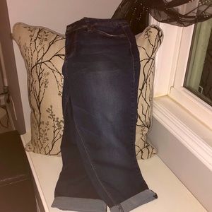 Royalty brand blue jean capri pants
